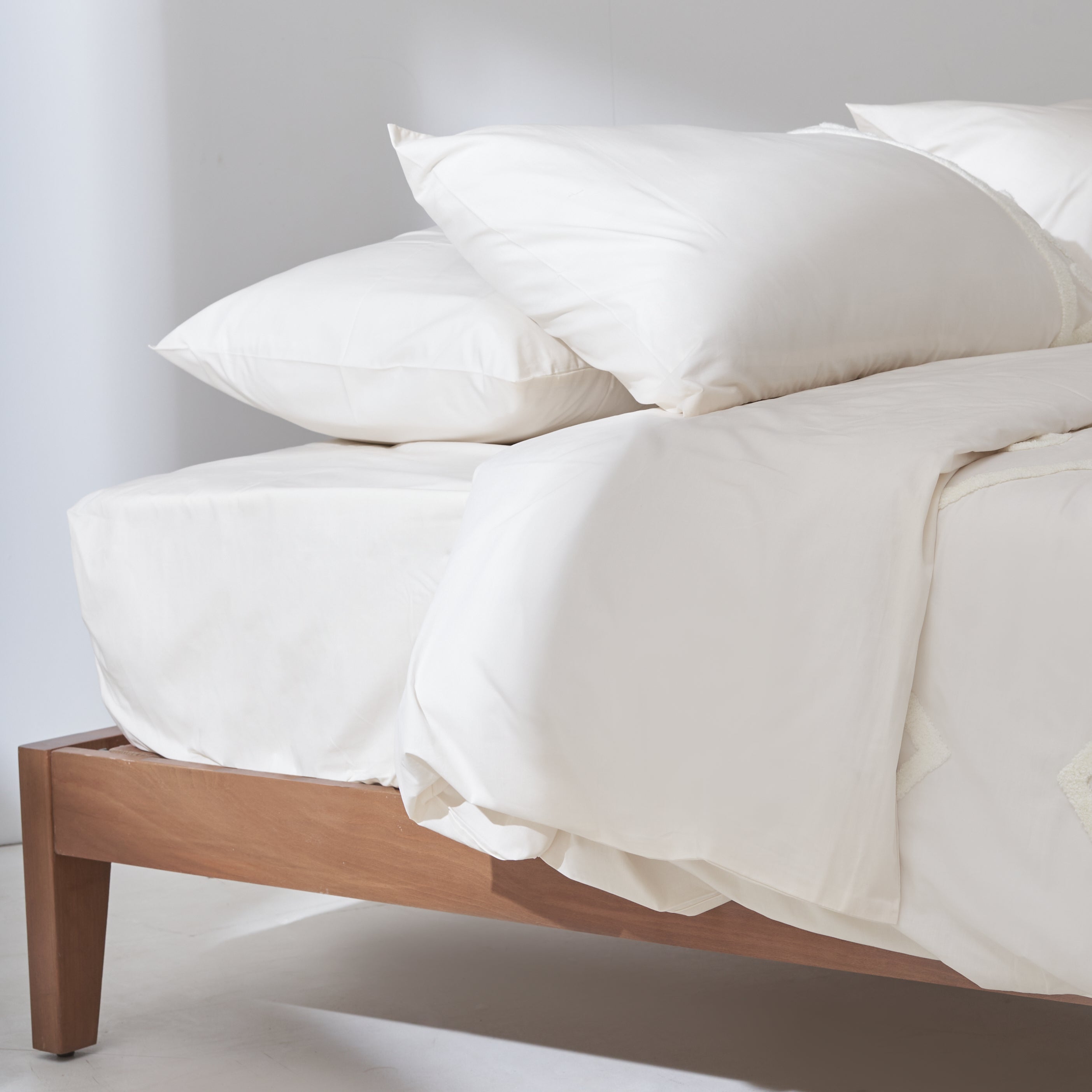 Tufted Duvet Set in Ivory - Arrows